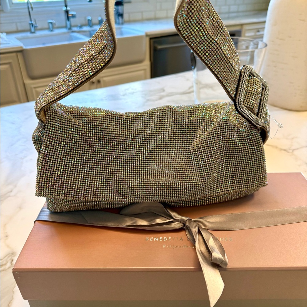 Dazzling Crystal silver Women's Shoulder Bag. Brand new. Silk interior - Picture 4 of 6